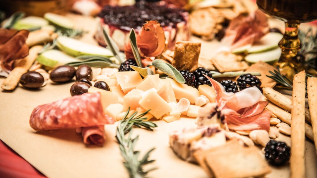 Expert-Tips-for-Long-Term-Home-Sharing-Success-with-hapipod-12-1024x576 Savour the Season with These Easy Summer Sharing Platters